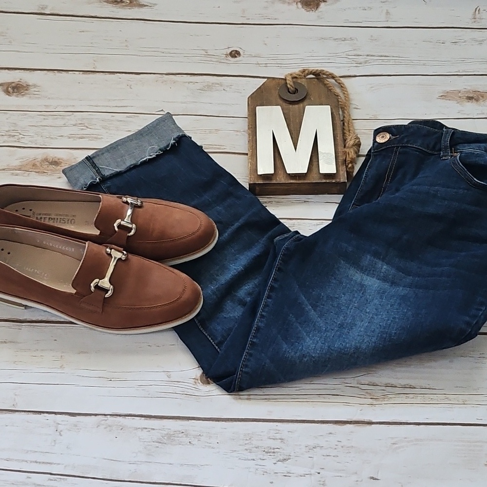 M Jeans by Maurices Dark Wash Mid-Rise Cropped Jeans